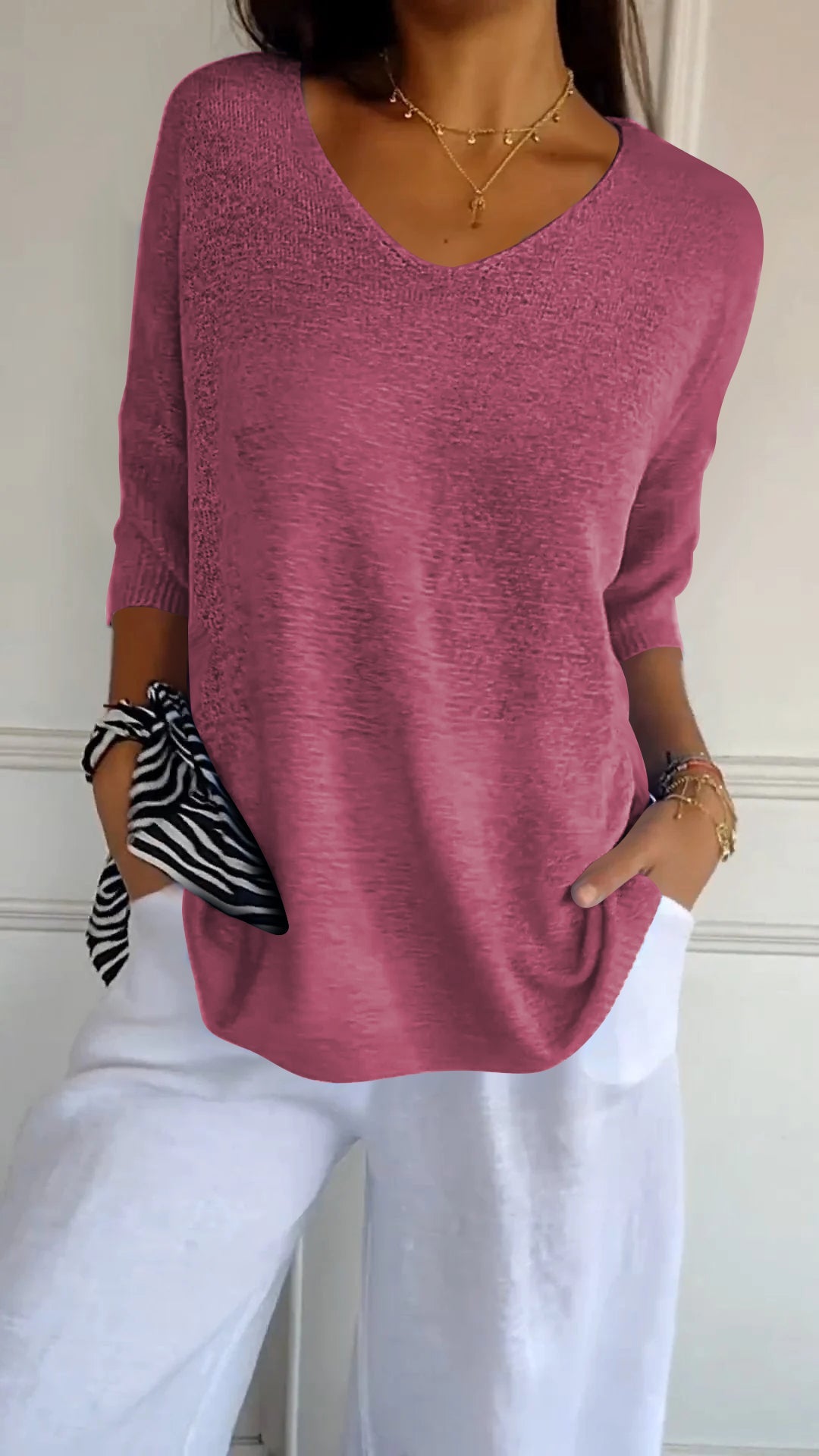 Rosal – Solid Knit Sweater with V-Neck