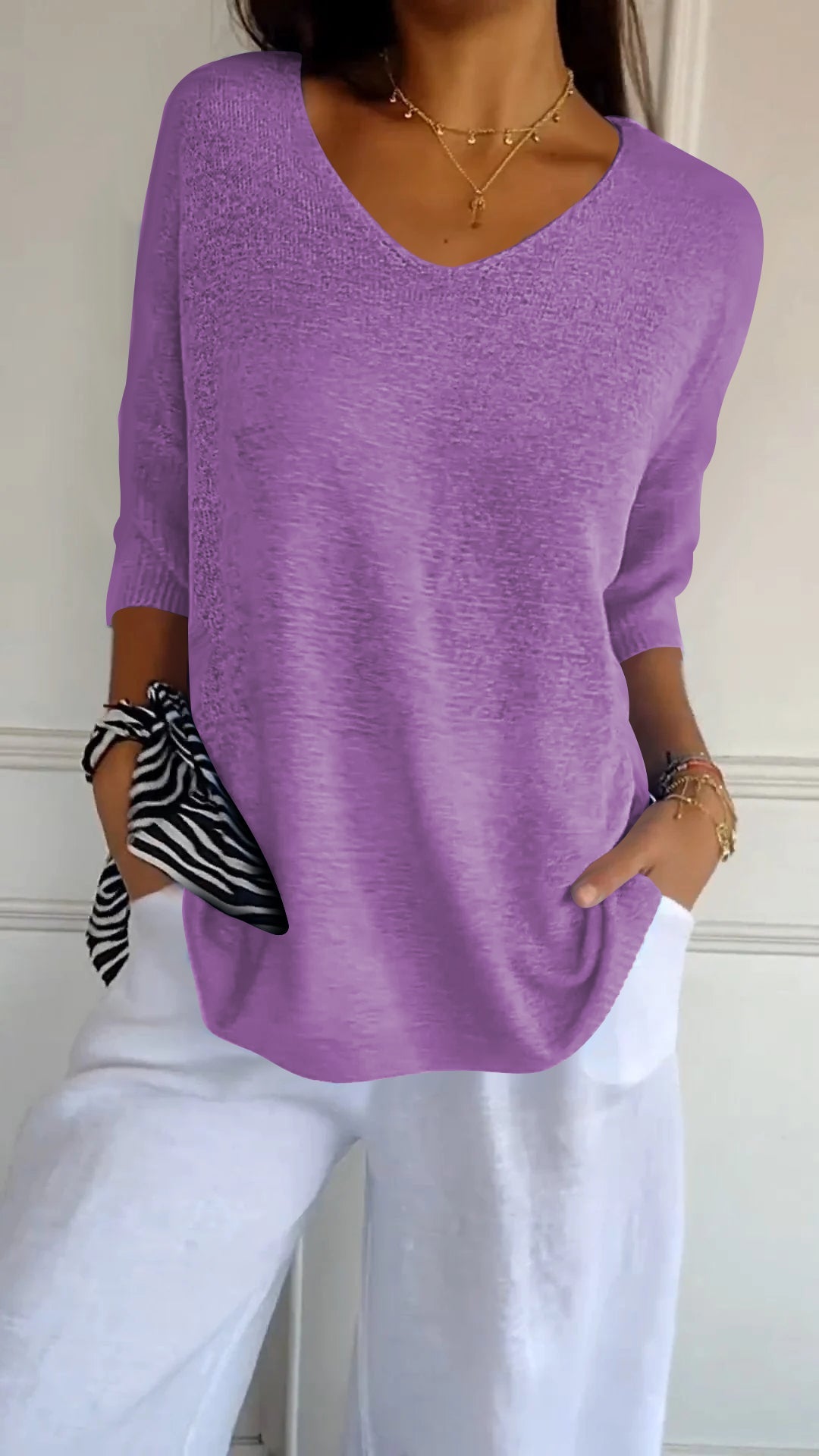 Rosal – Solid Knit Sweater with V-Neck
