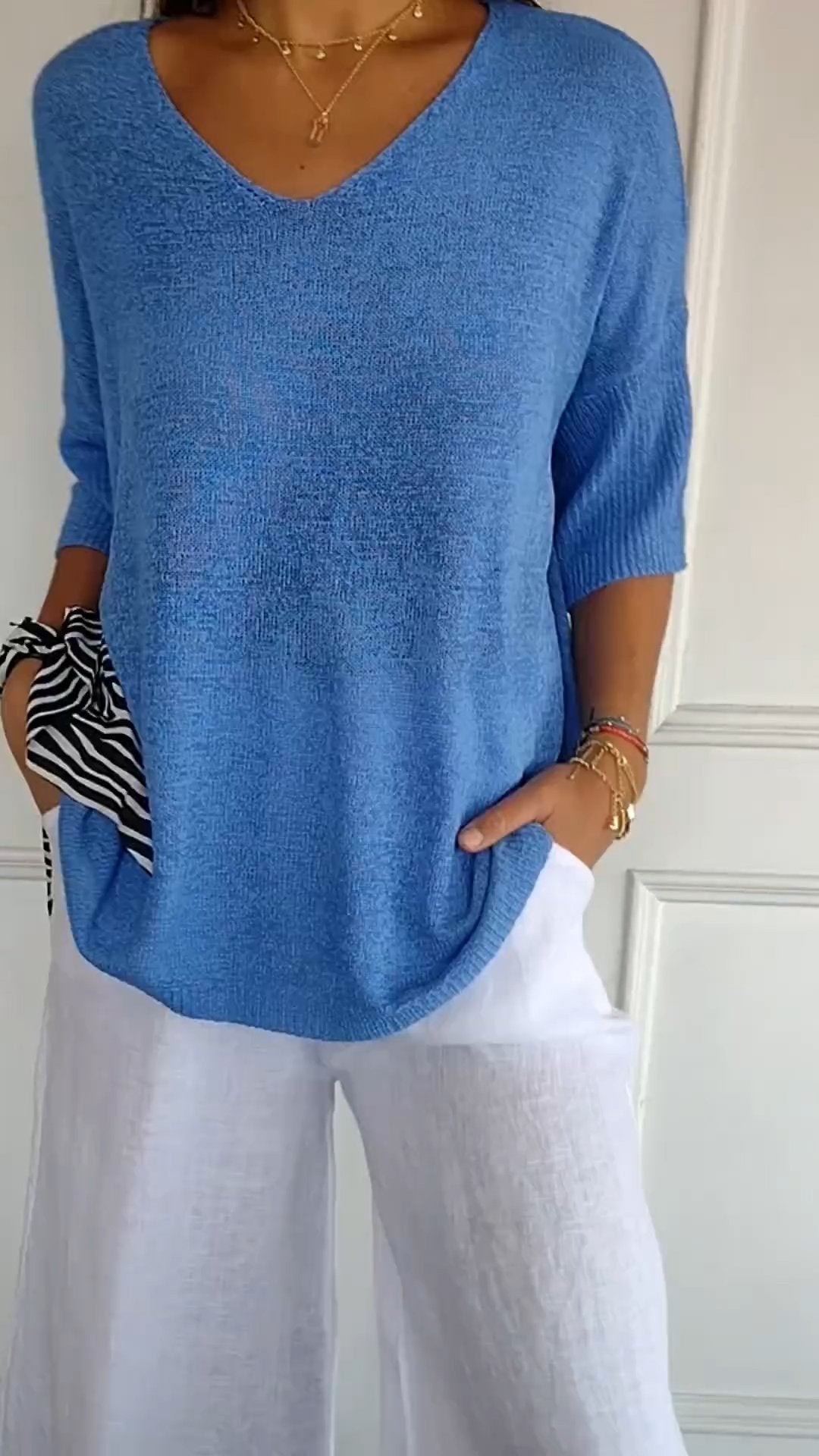 Rosal – Plain Knitted Jumper with V-Neck